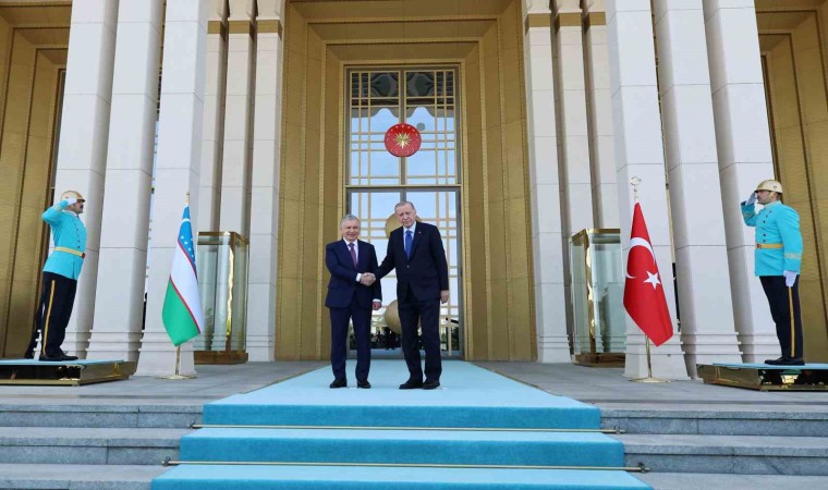 Cumhurbaşkanı Erdoğan, Özbekistan Cumhurbaşkanı Mirziyoyevi resmi törenle karşıladı