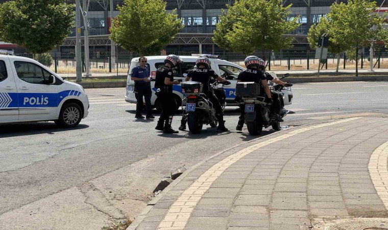 Diyarbakırda akraba iki grup arasında tekme, yumruk, bıçak ve silahlı kavga: 2 yaralı