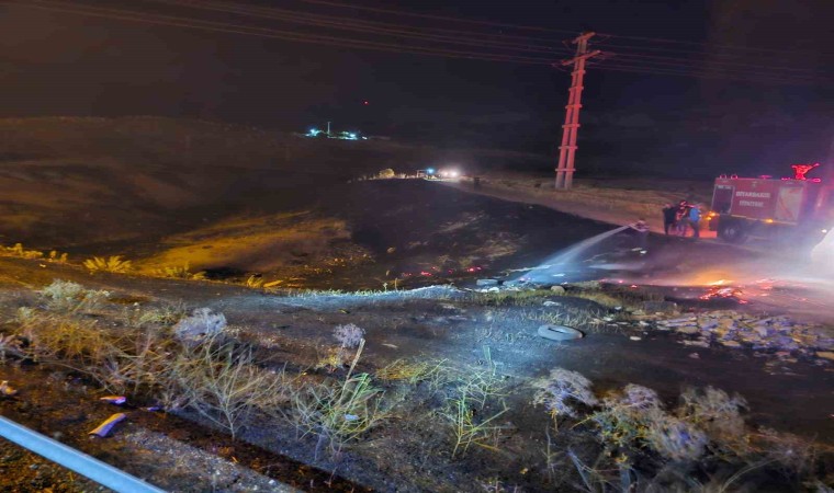 Diyarbakırda yerleşim yerlerine ulaşan yangın söndürüldü