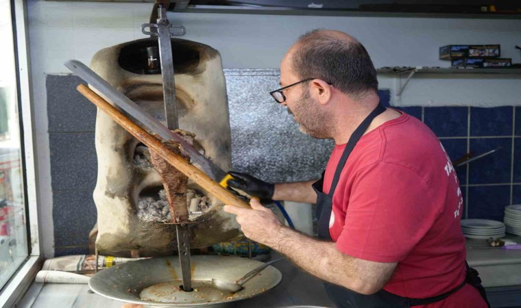 Döner tartışmasına Kastamonulu 4. kuşak döner ustasından cevap: Kulvarlarımız çok farklı, kendilerini bizlerle kıyaslamaları anlamsız