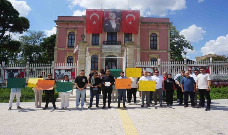 Edirnede üniversite öğrencileri ulaşım zamlarını protesto etti