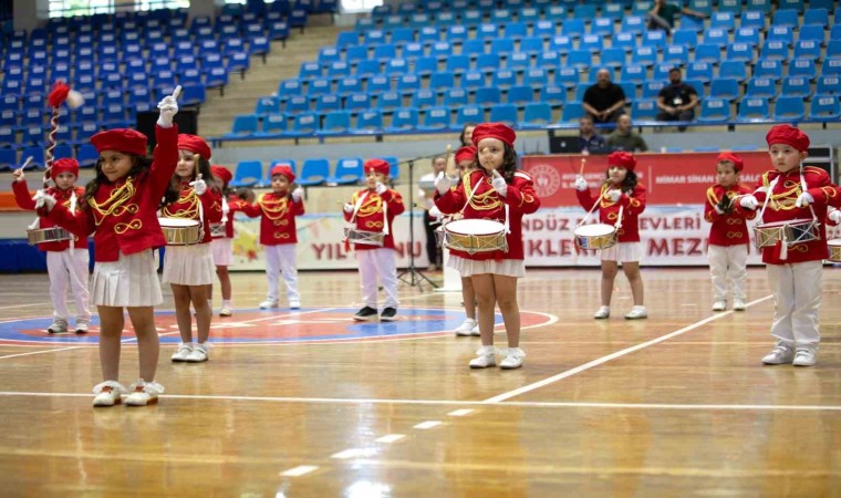 Efeler Belediyesi Gündüz Bakımevlerinde yıl sonu ve mezuniyet coşkusu