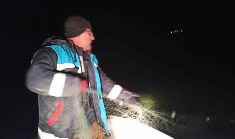 Eğirdir Gölünde 800 metre uzatma ağı ele geçirildi