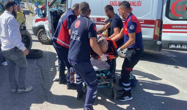 Erzincanda trafik kazası: 2 yaralı