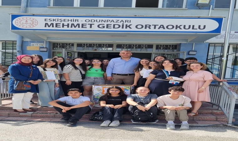 Eskişehir Mehmet Gedik Ortaokulu öğrencilerinden ‘Kâğıdın Yolculuğu adlı ‘eTwinning projesi yoğun ilgi gördü