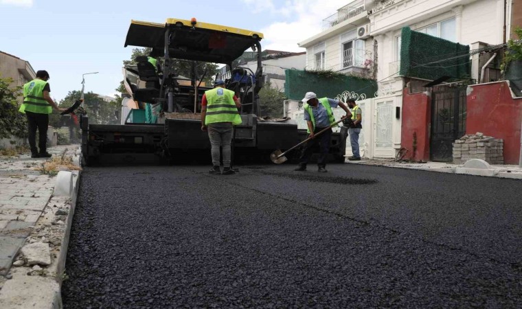 Eyüpsultanda haziranda 3 mahallede 7 bin ton asfalt serimi yapıldı