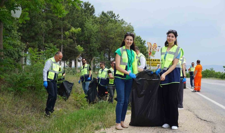 Gönüllüler Kocakırda 20 poşet çöp topladı