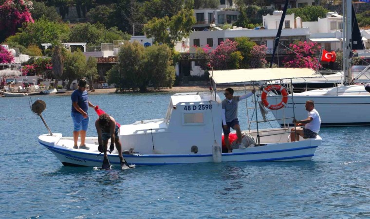 Gümüşlükte deniz dibi temizliği