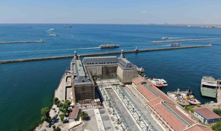 Haydarpaşa Garını saran örtü kaldırıldı