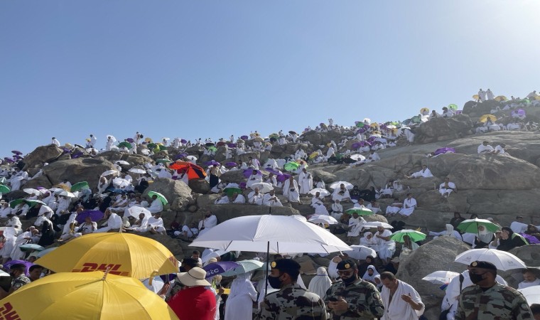 Hicri 1445 yılının hacıları Arafatta toplandı