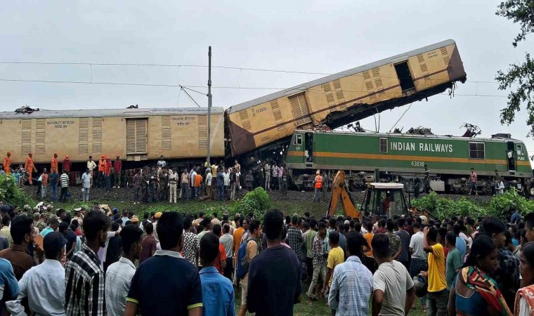 Hindistanda tren kazası: 8 ölü, 60 yaralı