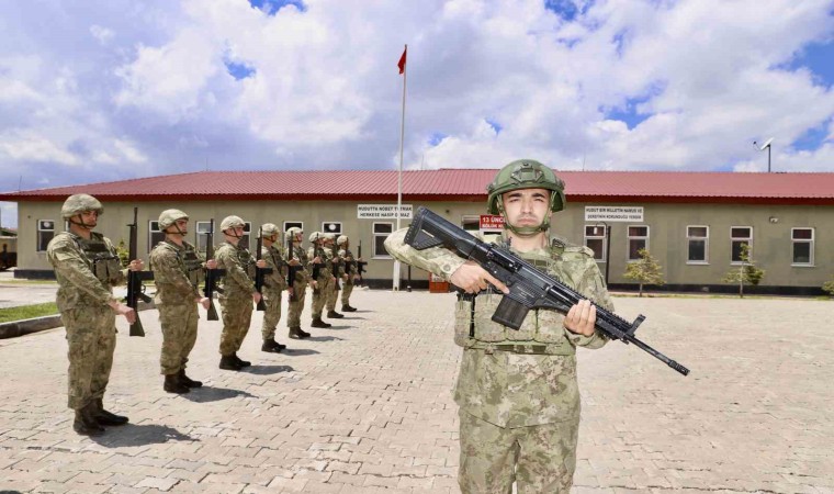 Hudut Kartalları bayramda da elleri tetikte sınır nöbetinde