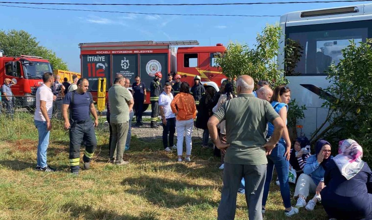 İşçi servisi ile kamyon kafa kafaya çarpıştı: 1i ağır 27 yaralı