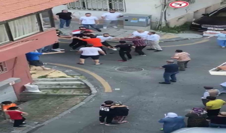 İstanbulda ev sahibi-kiracı kavgası kamerada: “Burayı kan gölüne çeviririm”