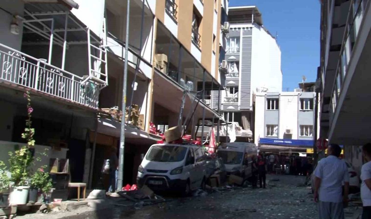 İzmirde doğal gaz patlaması: 2 ölü, 16 yaralı