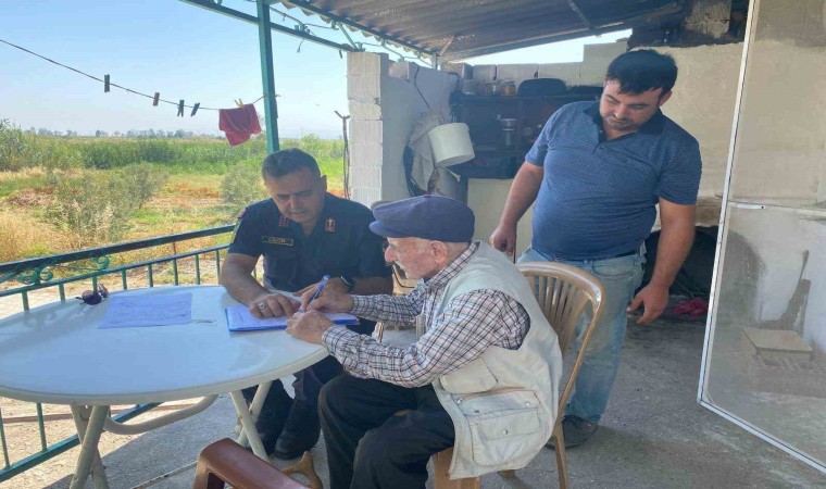 Jandarma ekiplerinden örnek hizmet