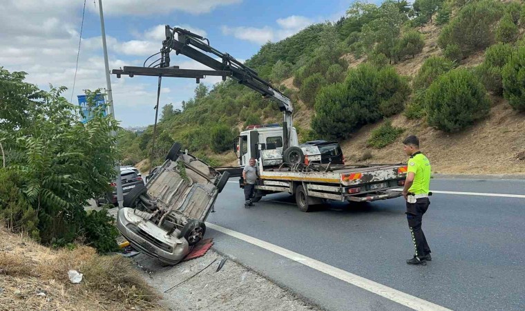 Kağıthanede takla atan araçtan burnu bile kanamadan çıktı