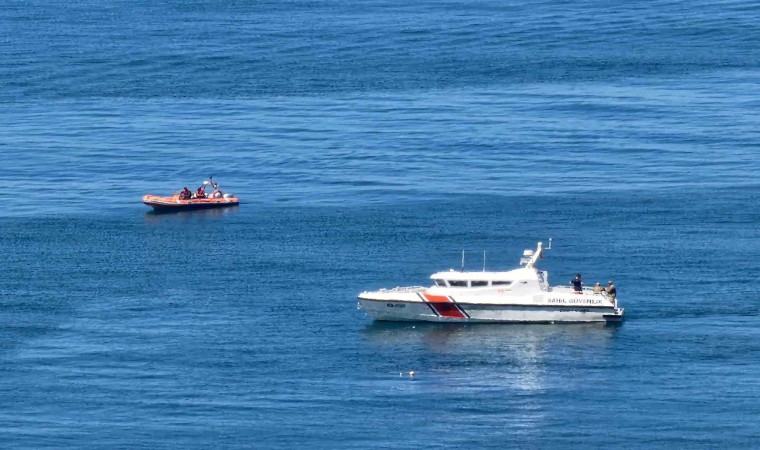 Karadeniz Ereğlide denizde bulunan mayın kontrollü şekilde imha edildi