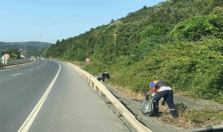 Karadeniz Ereğlide plajlarda temizlik çalışması sürüyor