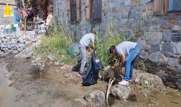 Karina Bölgesinde kıyı ve plaj temizliği yapıldı