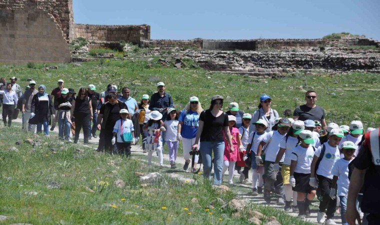 Kars Ani Ören Yerinde çevre günü etkinliği