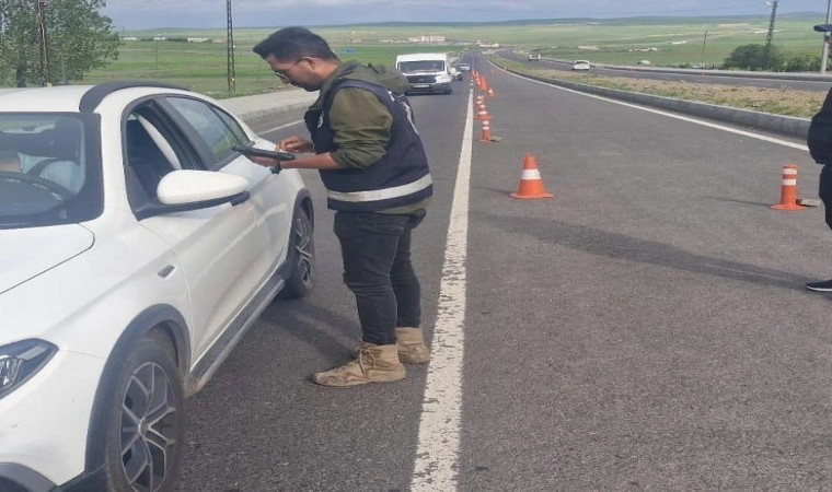 Karsta trafik uygulamaları sürüyor