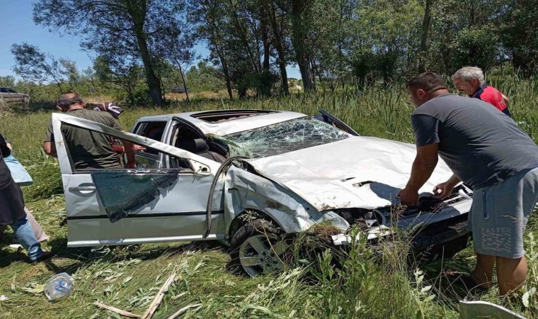 Kastamonuda şarampolde metrelerce takla atan otomobildeki 4 kişi yaralandı