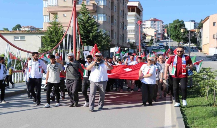 Kavakta Özgür Filistin yürüyüşü