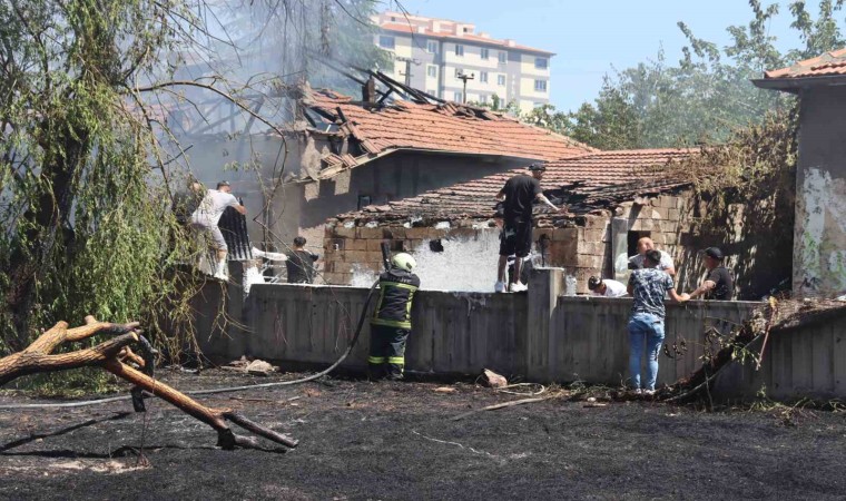 Kayseride tüp deposunda yangın