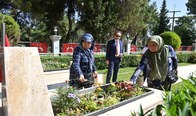 Kepezde bayram öncesi şehit aileleri unutulmadı