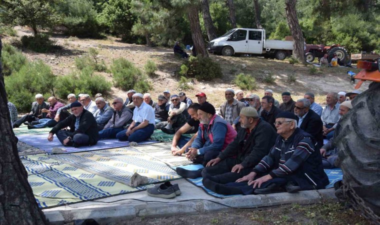 Kırkağaçta Abid Dede hayrına yoğun ilgi