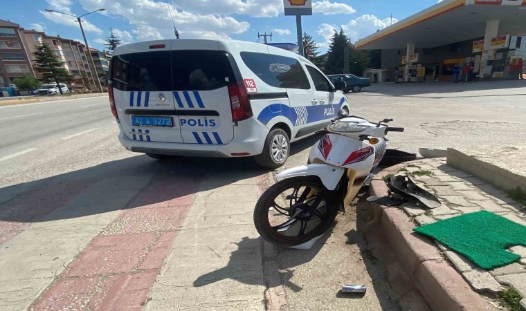 Konyada otomobil ile motosiklet çarpıştı: 1 yaralı