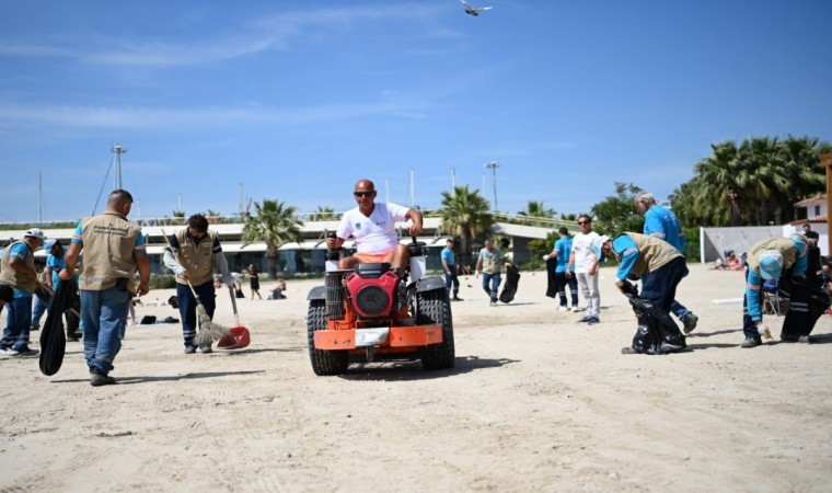 Kuşadası halk plajlarına bayram dokunuşu