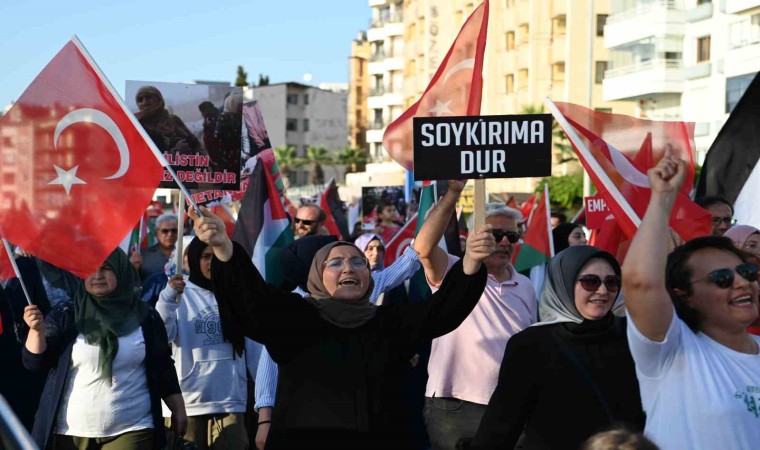 Kuşadasında Gazzeye destek yürüyüşü