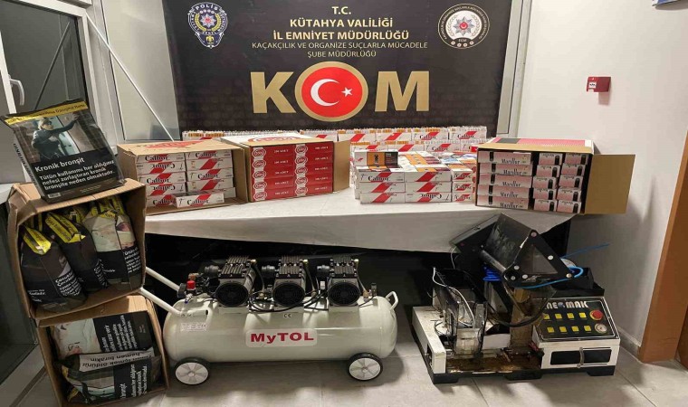 Kütahyada 19 bin adet içi dolu makaron, 19 kilogram kaçak tütün ele geçirildi