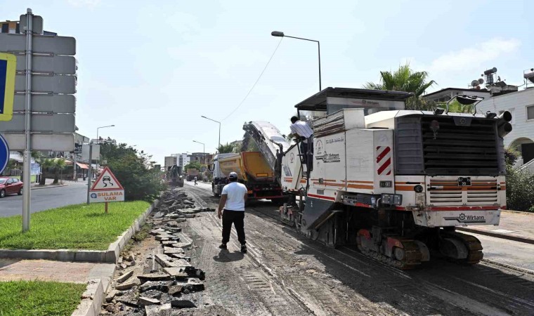 Lara Caddesine sıfır asfalt