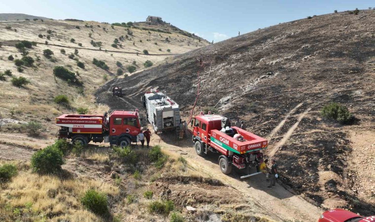 Malatyada korkutan örtü yangını