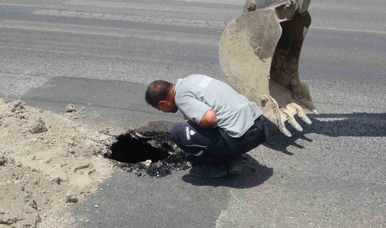 Malatyada yolda çökme meydana geldi