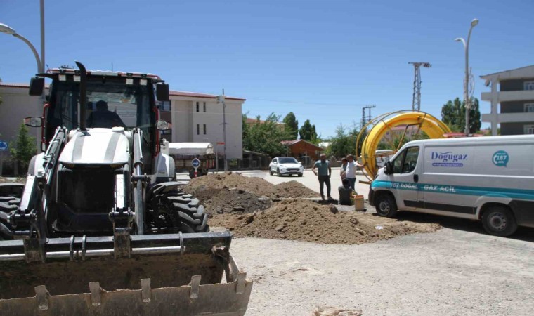 Malazgirtte doğal gaz çalışmaları devam ediyor