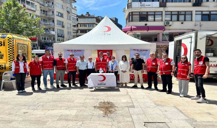 Manisada Türk Kızılay kurban bağış standı açıldı