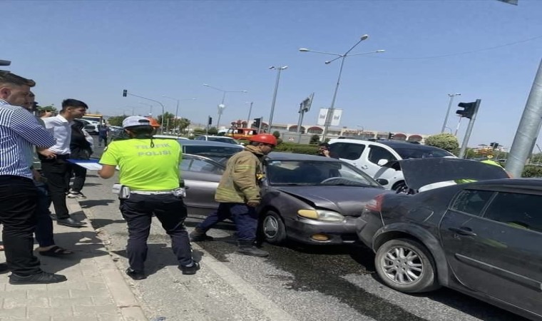 Mardinde maddi hasarlı zincirleme kaza