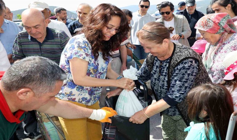 Menteşe Belediyesi 30 ton kireç dağıttı