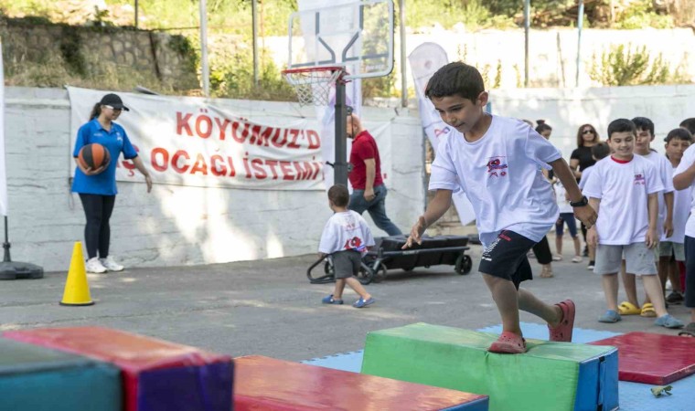 Mersinde çocuklar Sporbüs ile sporla buluşuyor