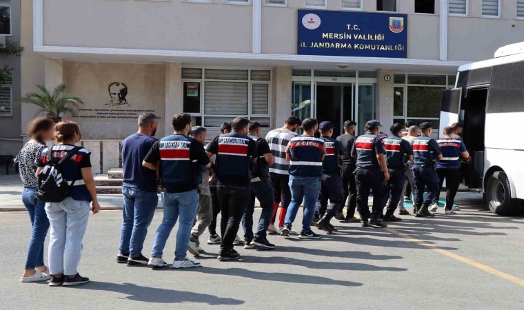 Mersinde terör örgütü PKKya operasyon: 12 gözaltı