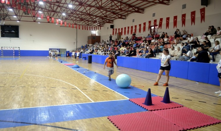 Mudanyada minik sporcular hünerlerini sergiledi