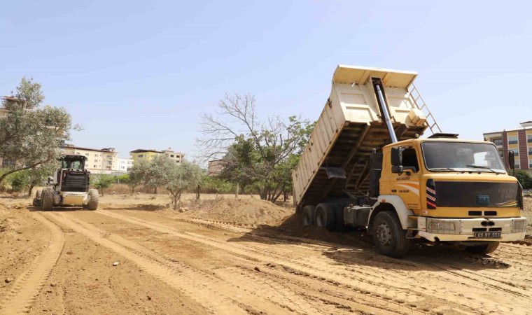 Nazillide bir mahalleye üç yeni yol birden