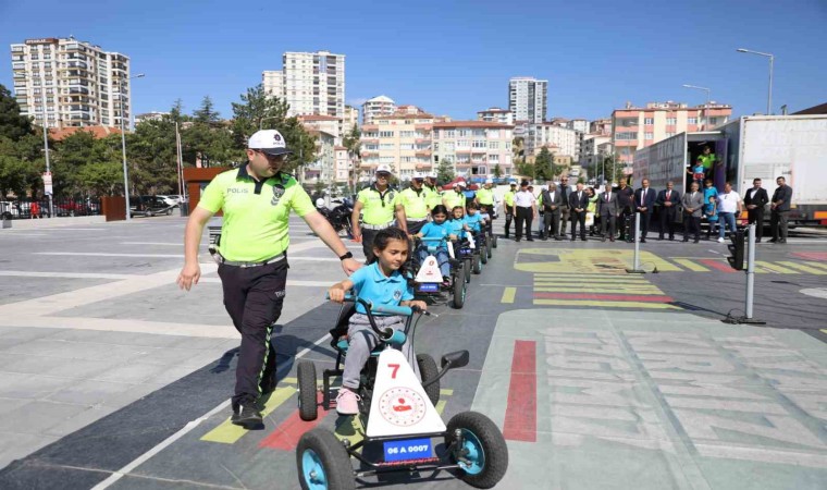 Niğdede Mobil Trafik Eğitim Tırında öğrencilere eğitim verildi