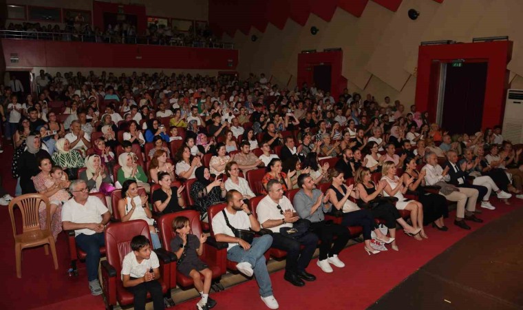 Osmangazide genç tiyatroculardan muhteşem sahne