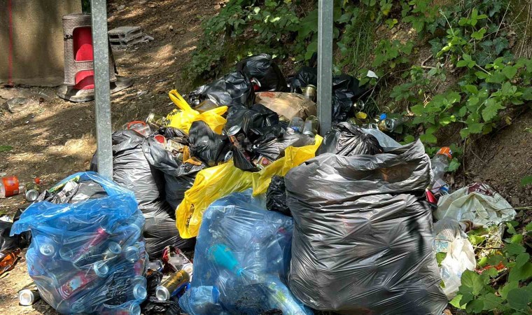 Piknikçiler Belgrad Ormanını çöp yığınına çevirdi