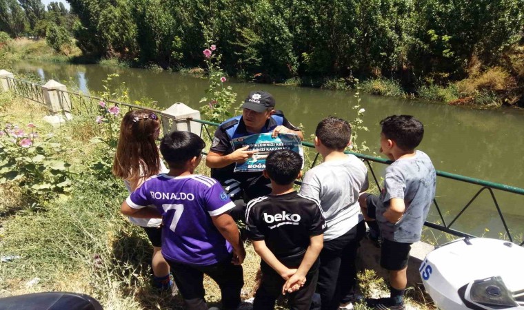 Polis Kanala değil havuza mesajıyla vatandaşı boğulma riskine karşı bilgilendirdi